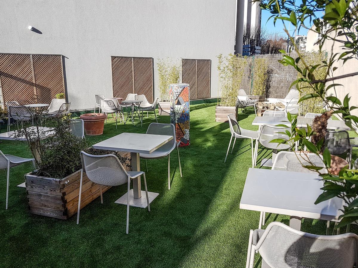 Esatitude Hotel